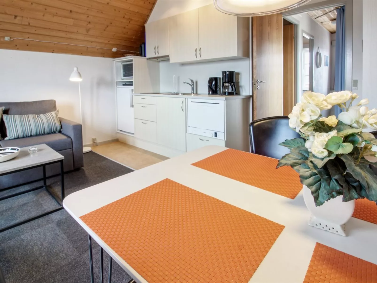 "Roya" - 1.9km from the sea-Binnen