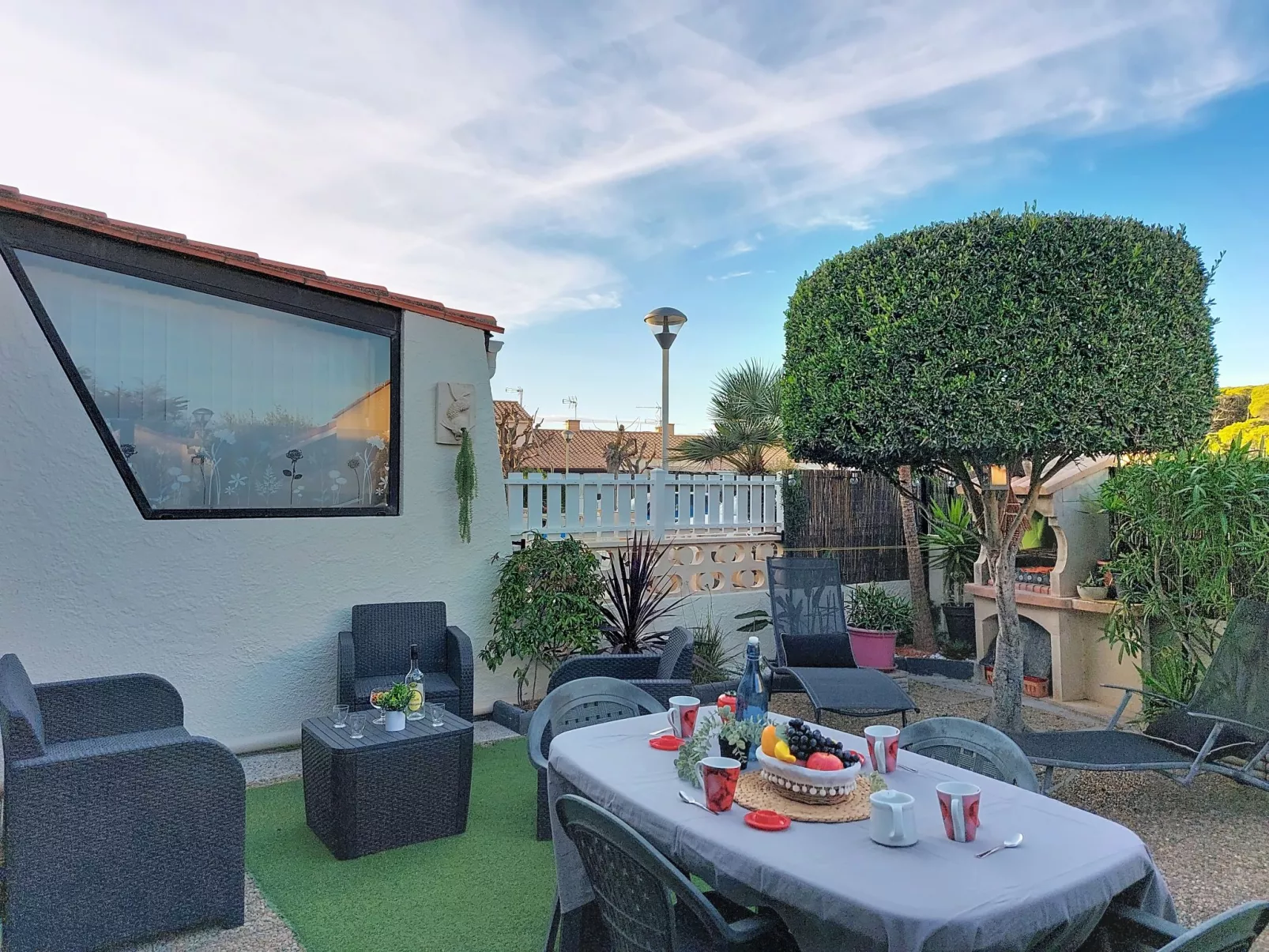 Les Amandines-Buiten