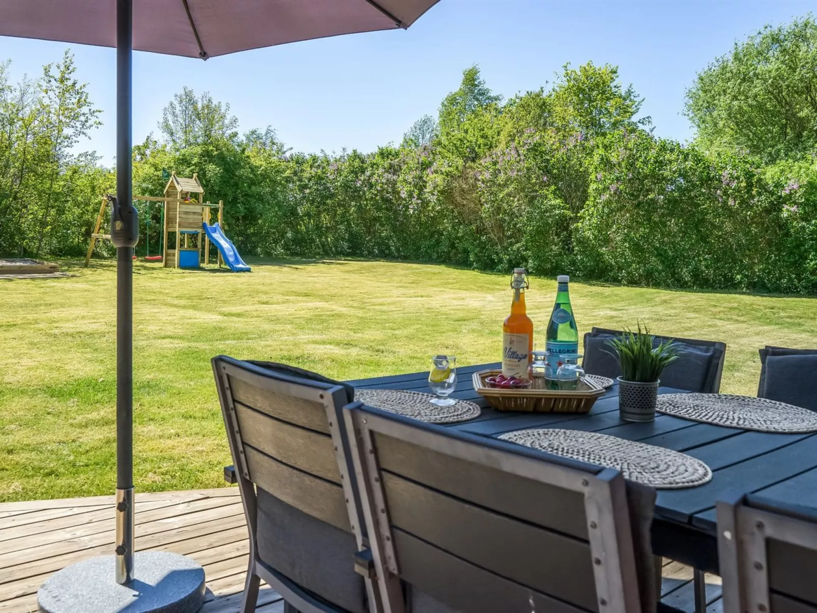 "Elmina" -  from the sea-Buiten