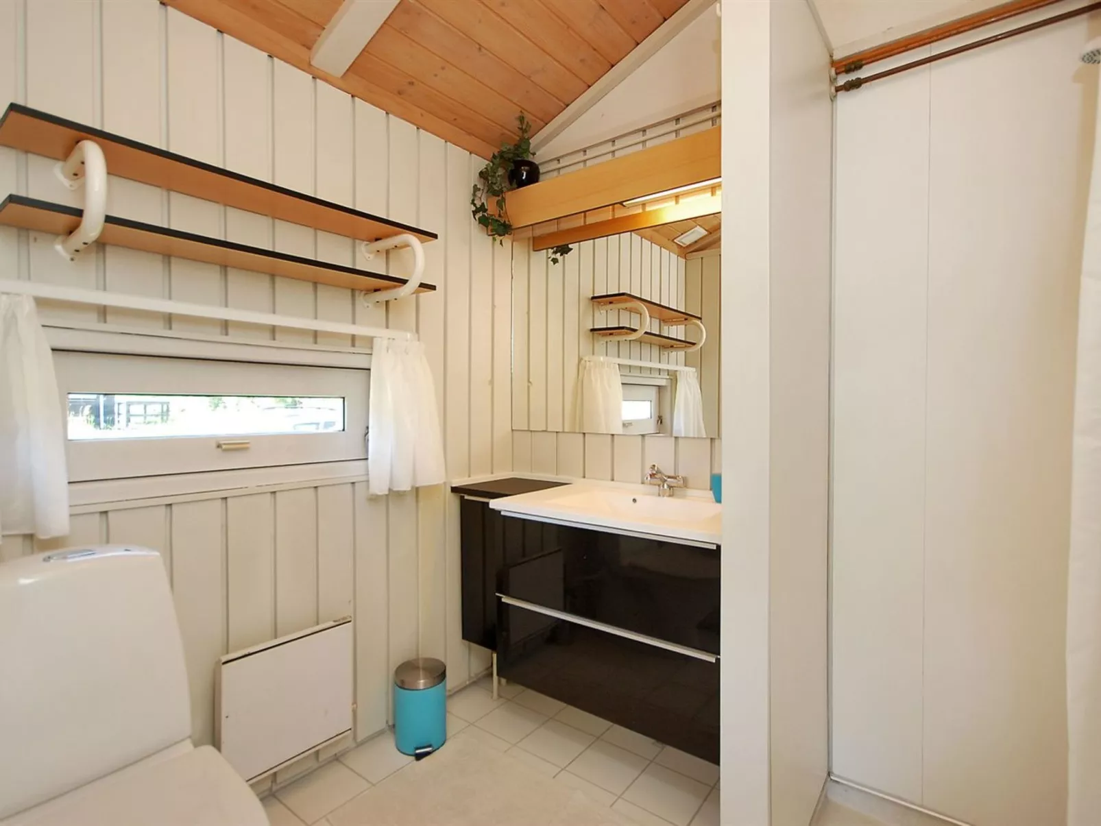 "Anthonia" - 1.6km from the sea-Binnen