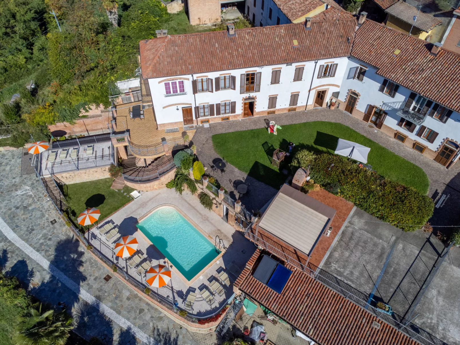 Le Rose d'Antan-Buiten