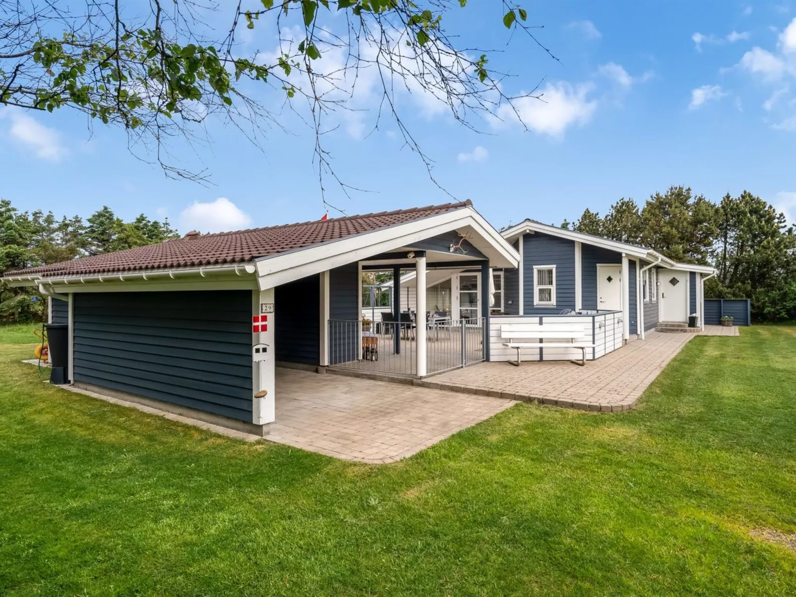 "Sölva" - 750m from the sea-Buiten