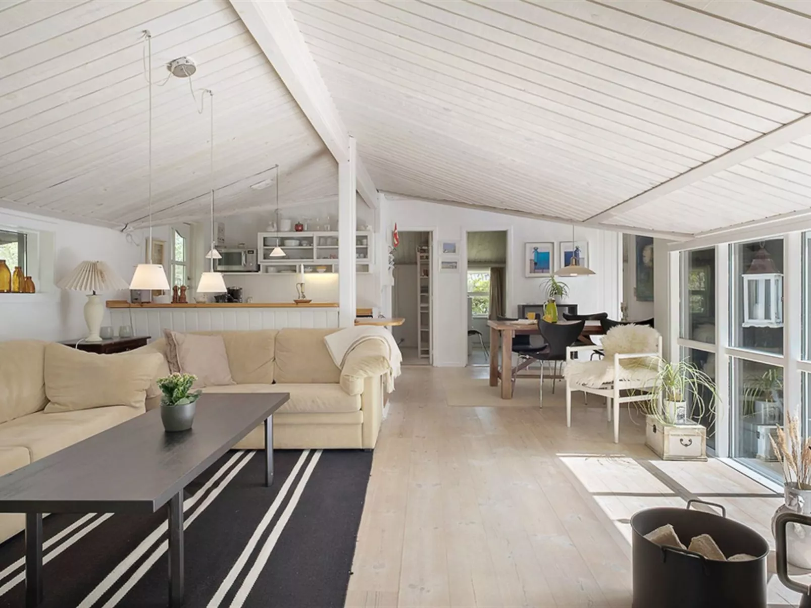 "Amabel" - 200m from the sea-Binnen