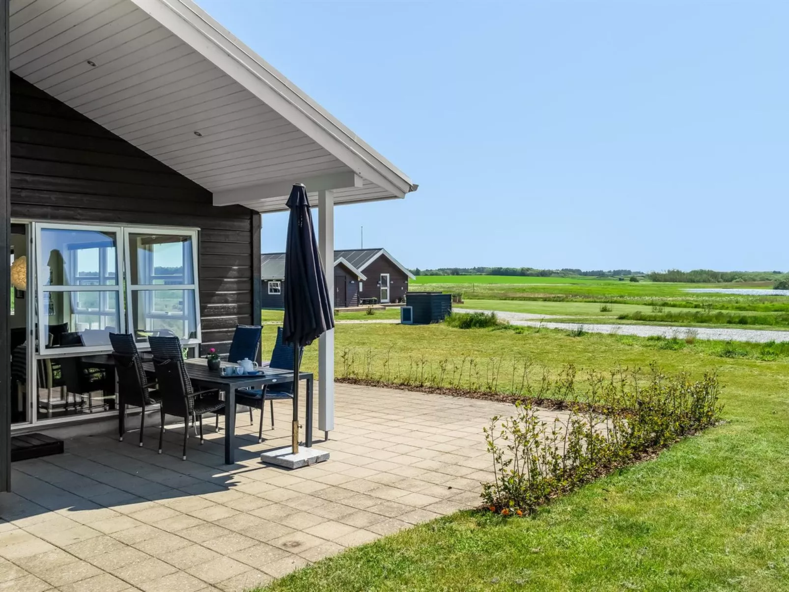 "Sinica" - 1.4km from the sea-Buiten