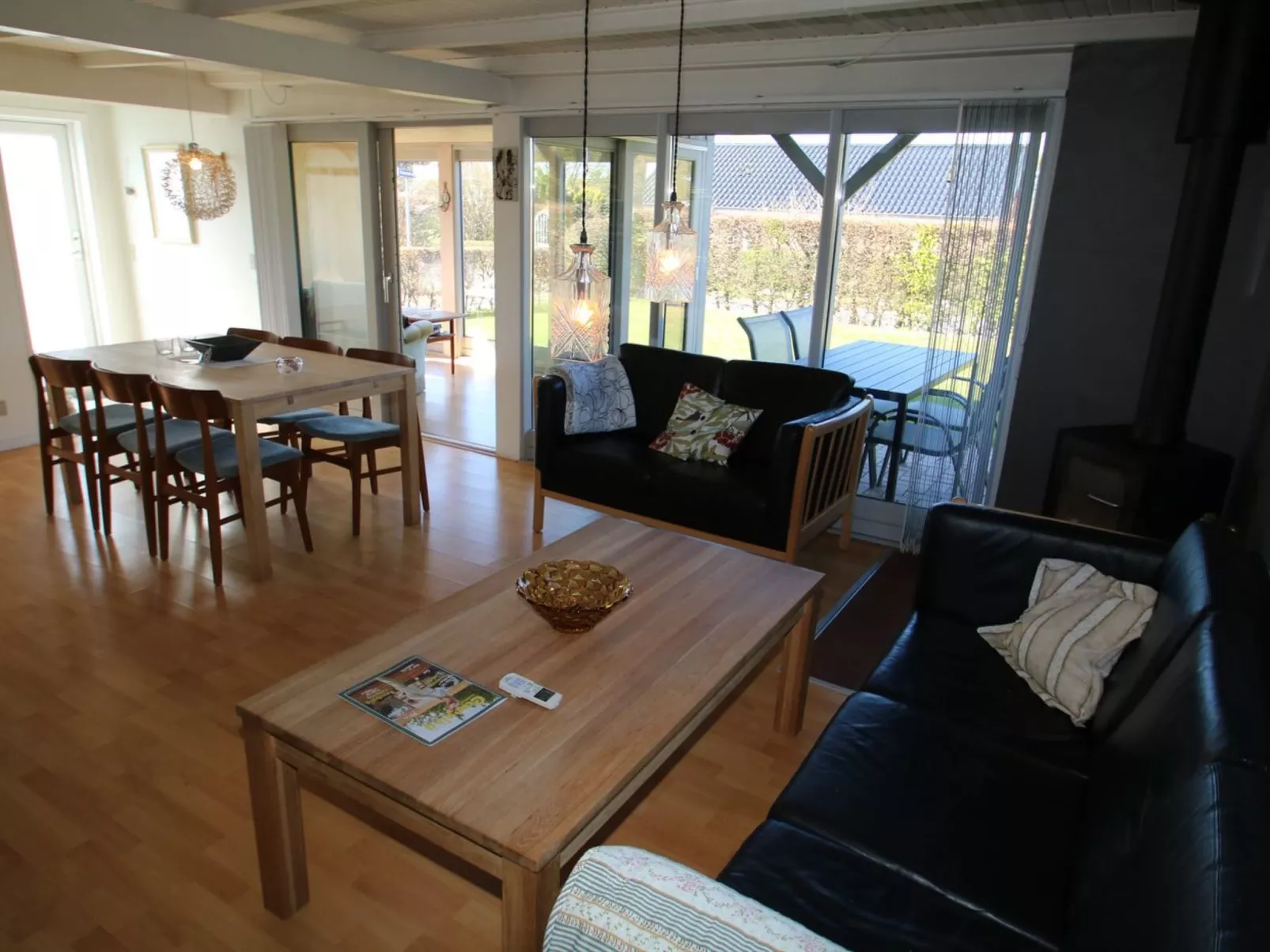 "Sauli" - 200m to the fjord-Binnen