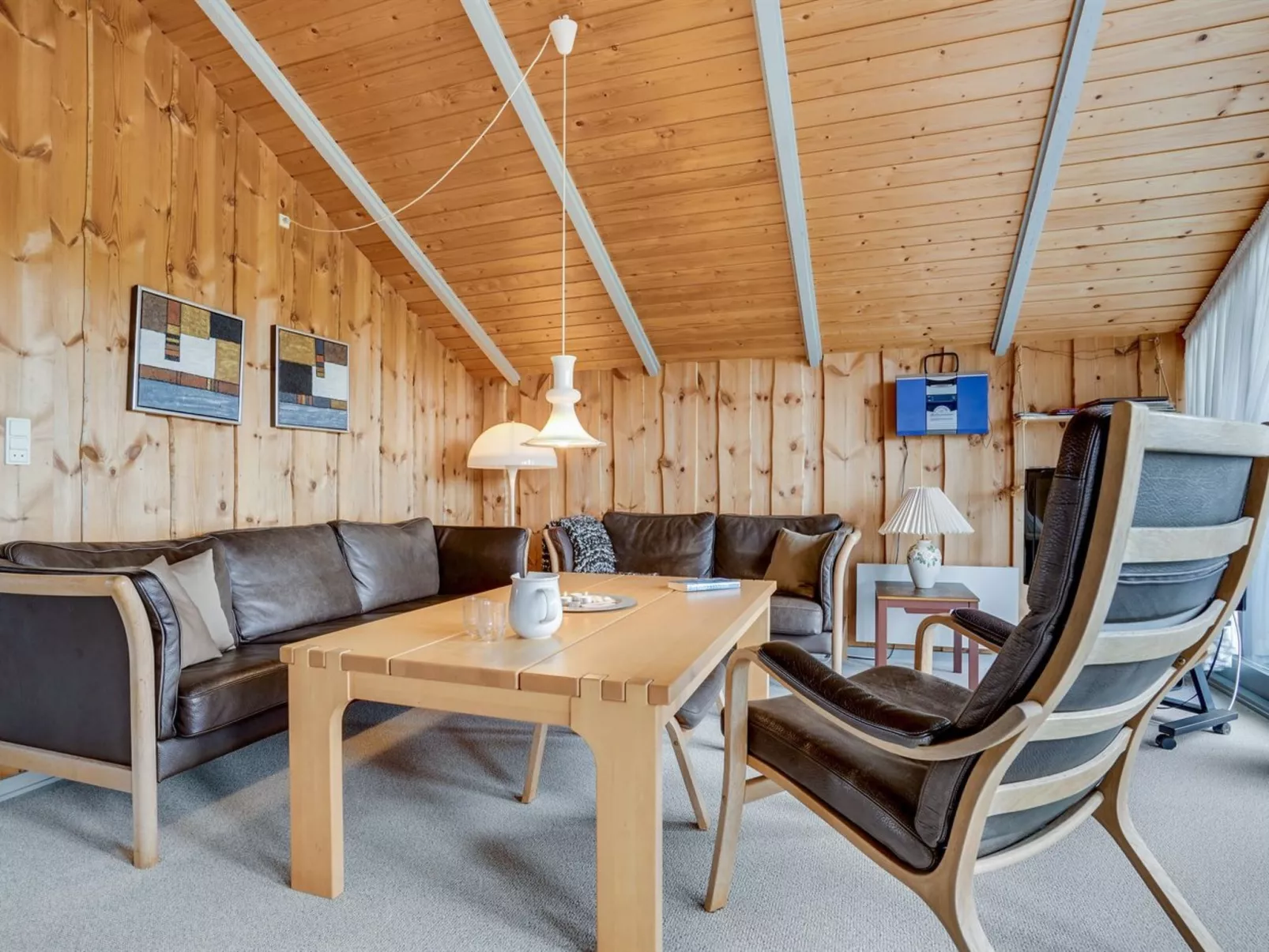 "Bryniulf" - 1.8km from the sea-Binnen