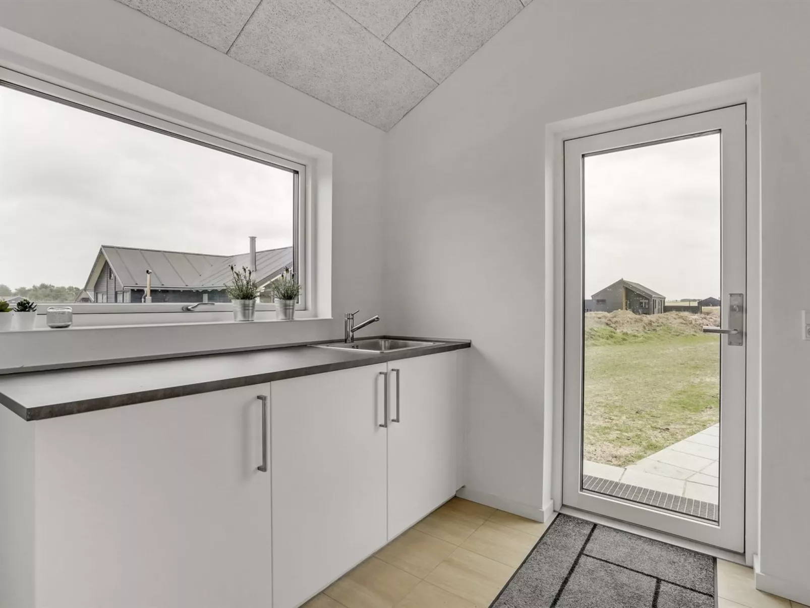 "Tatiane" - 1.5km from the sea-Binnen