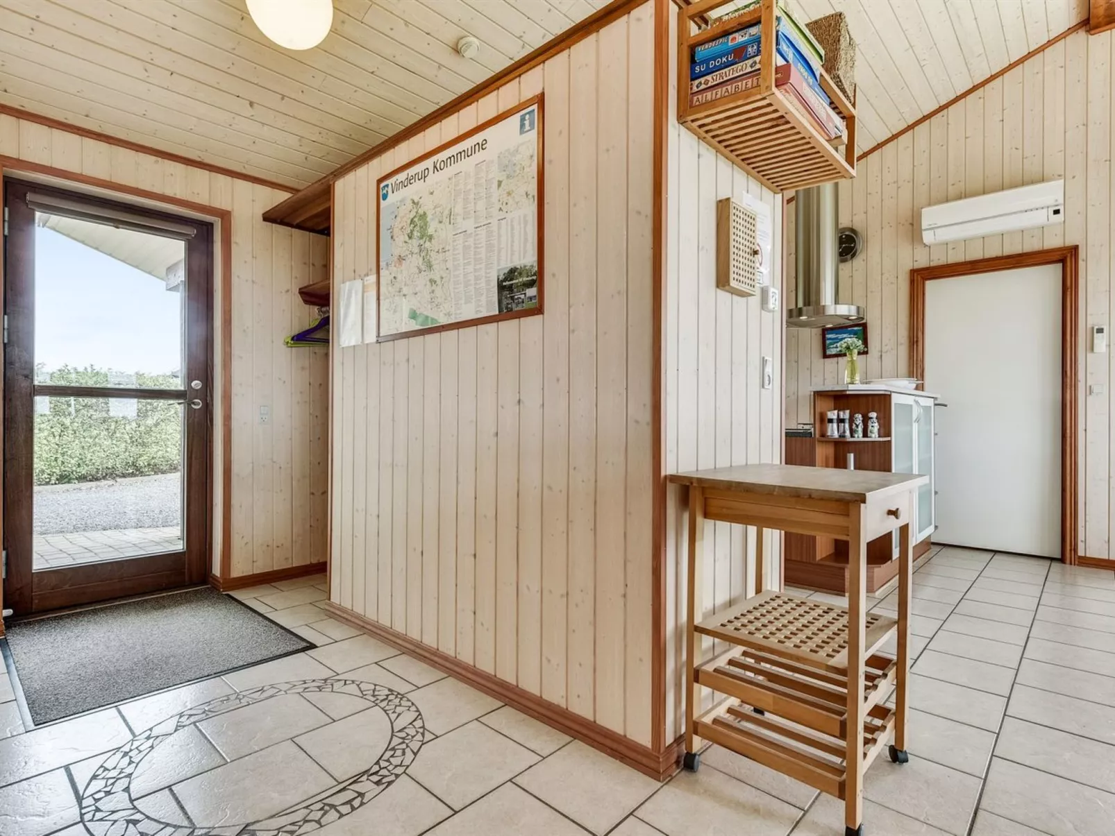 "Mervi" - 300m to the fjord-Binnen