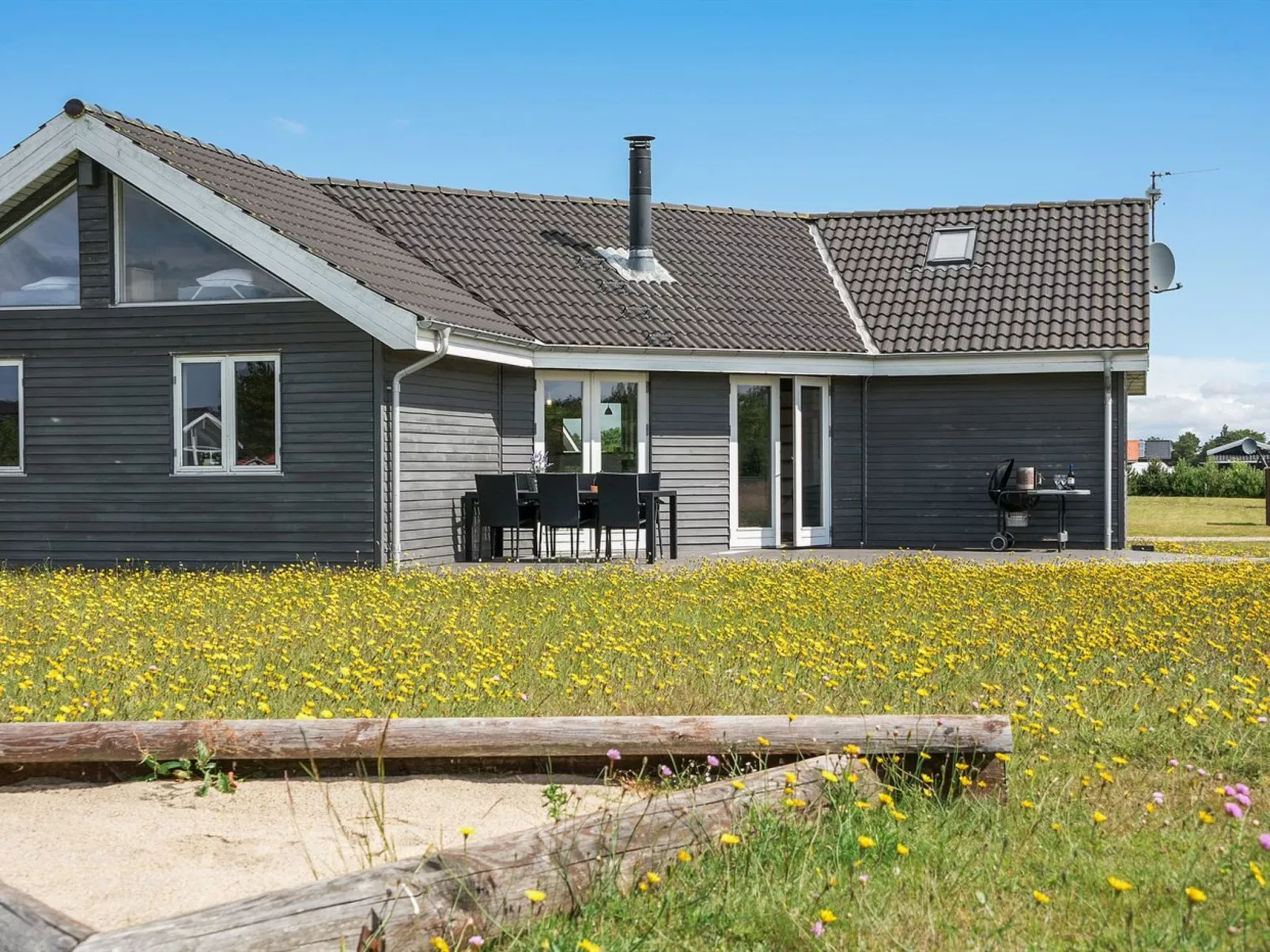 "Karmen" - 300m to the fjord-Buiten