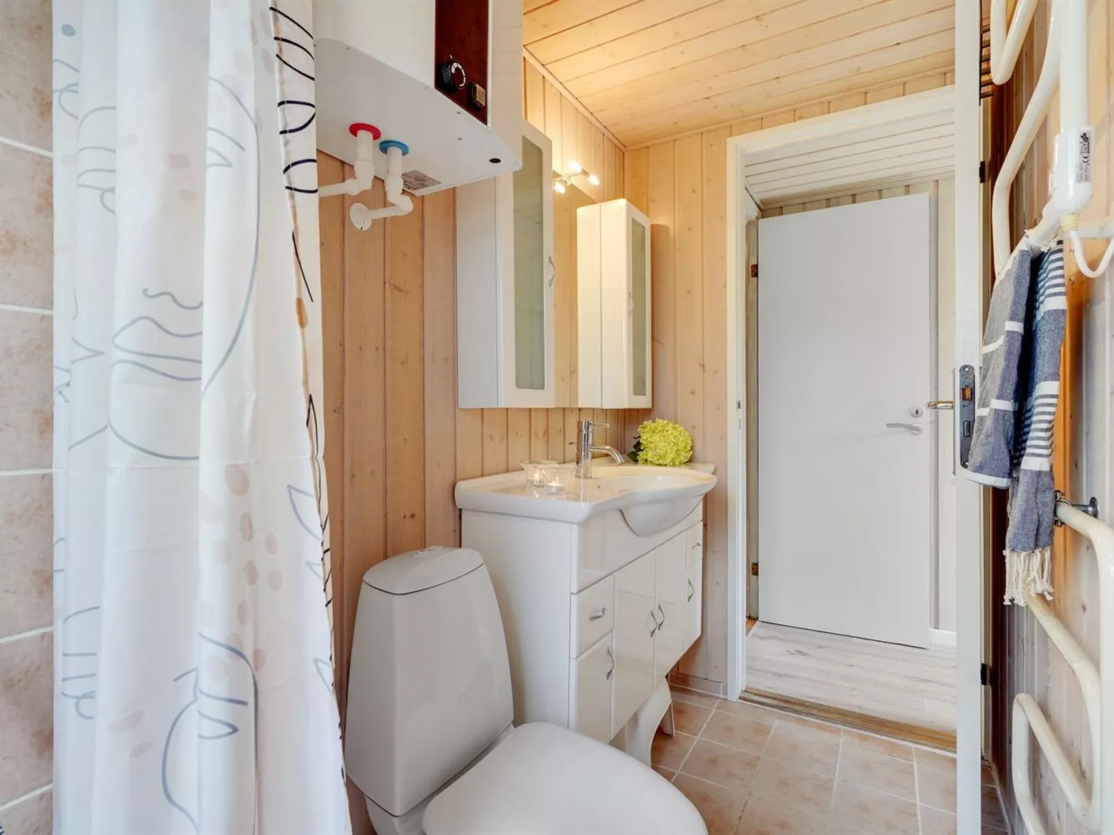 "Sheemen" - 700m to the fjord-Binnen