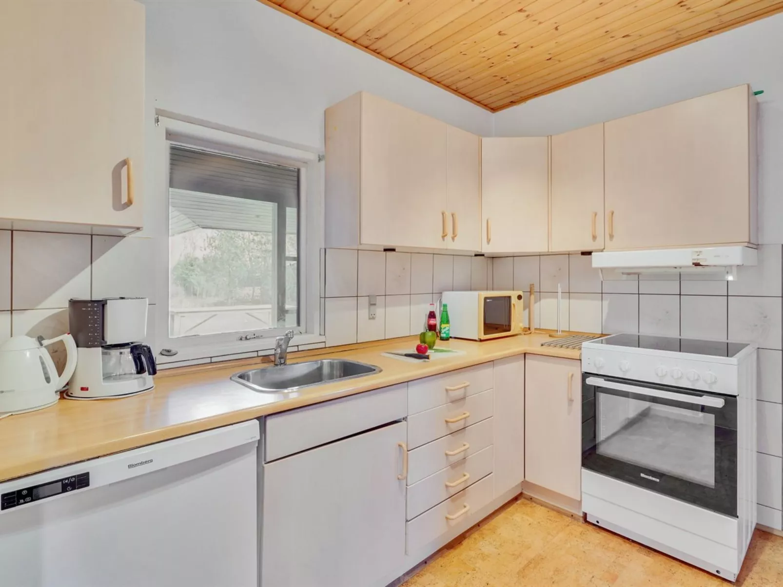 "Kia" - 80m from the sea-Binnen