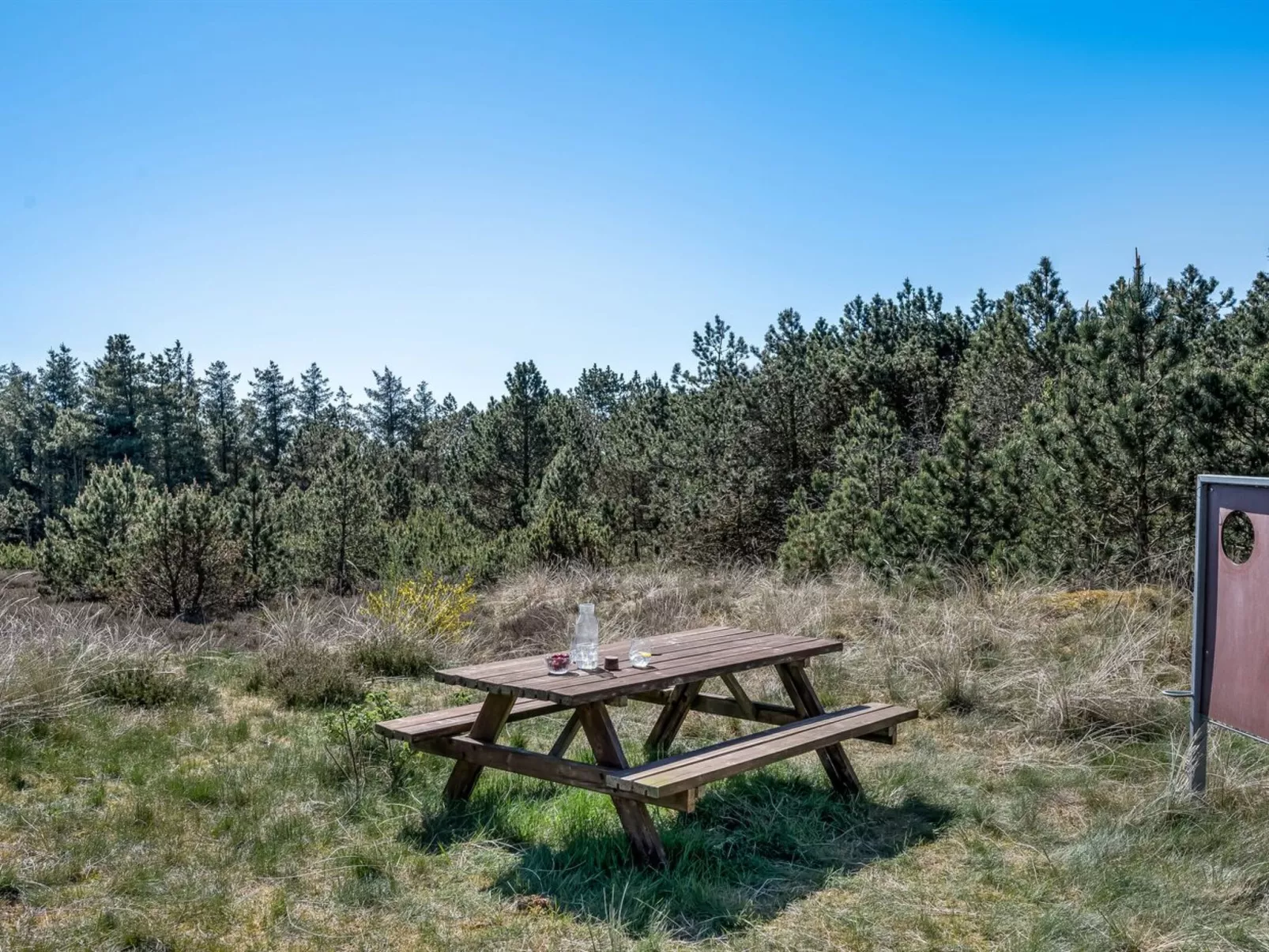 "Vappu" - 400m to the fjord-Buiten