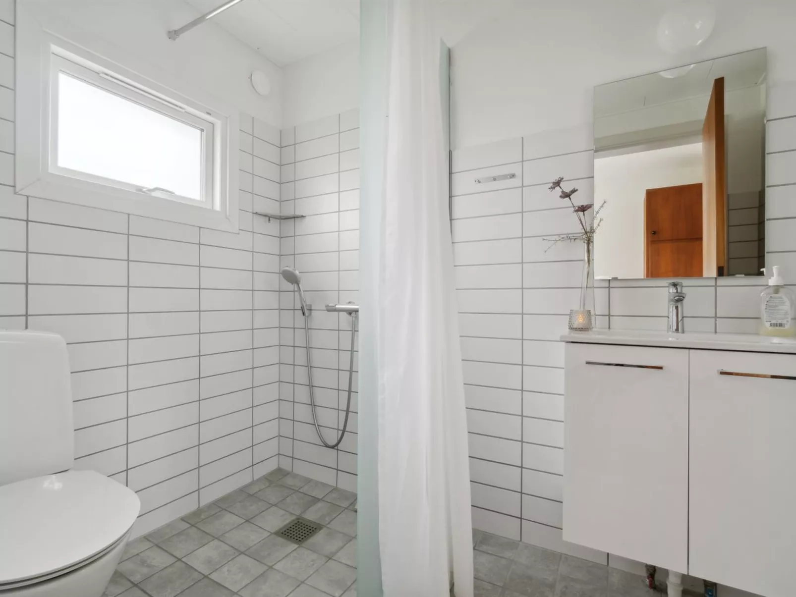 "Alfred" - 25m from the sea-Binnen