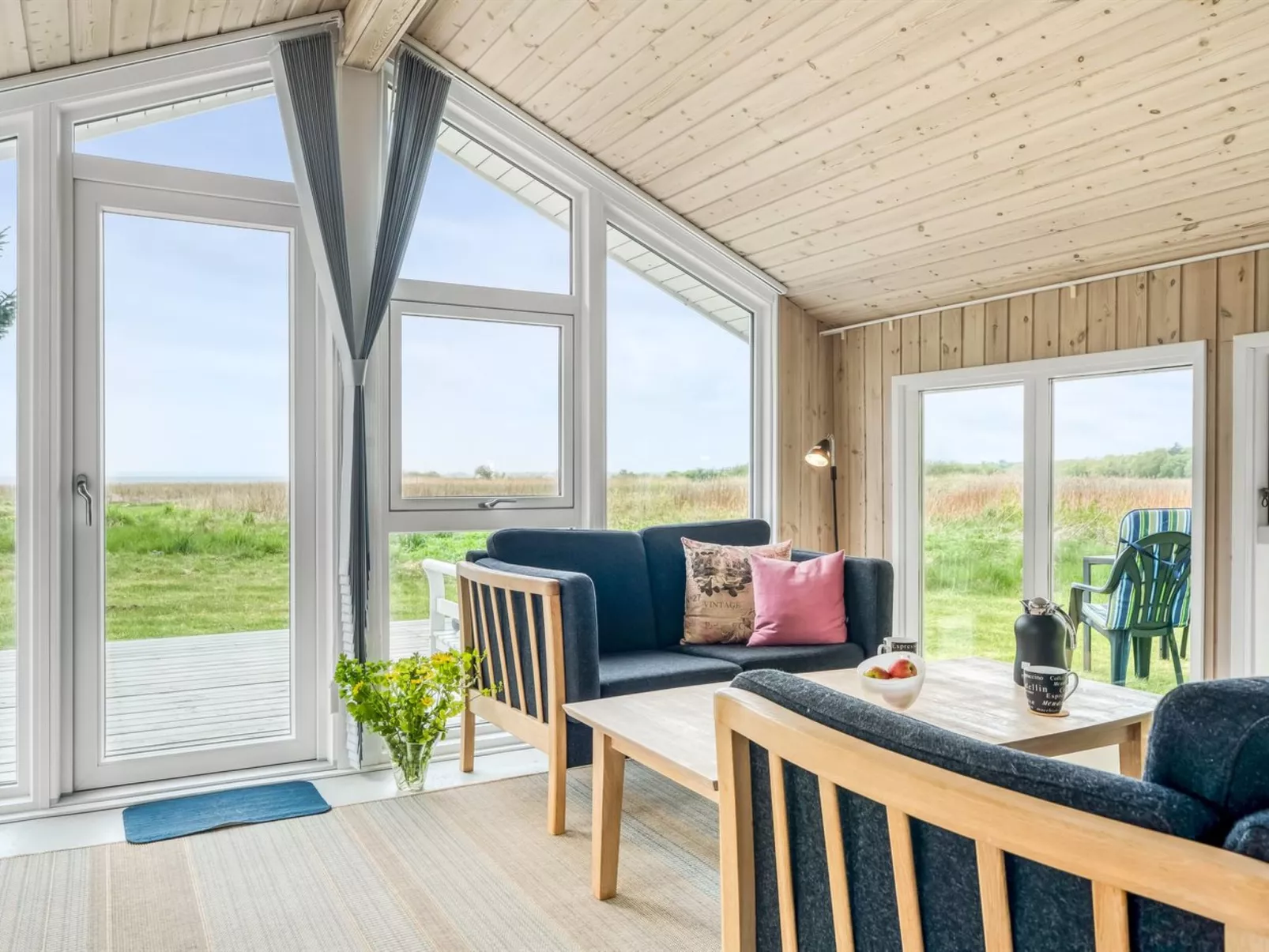 "Eske" - 200m to the fjord-Binnen