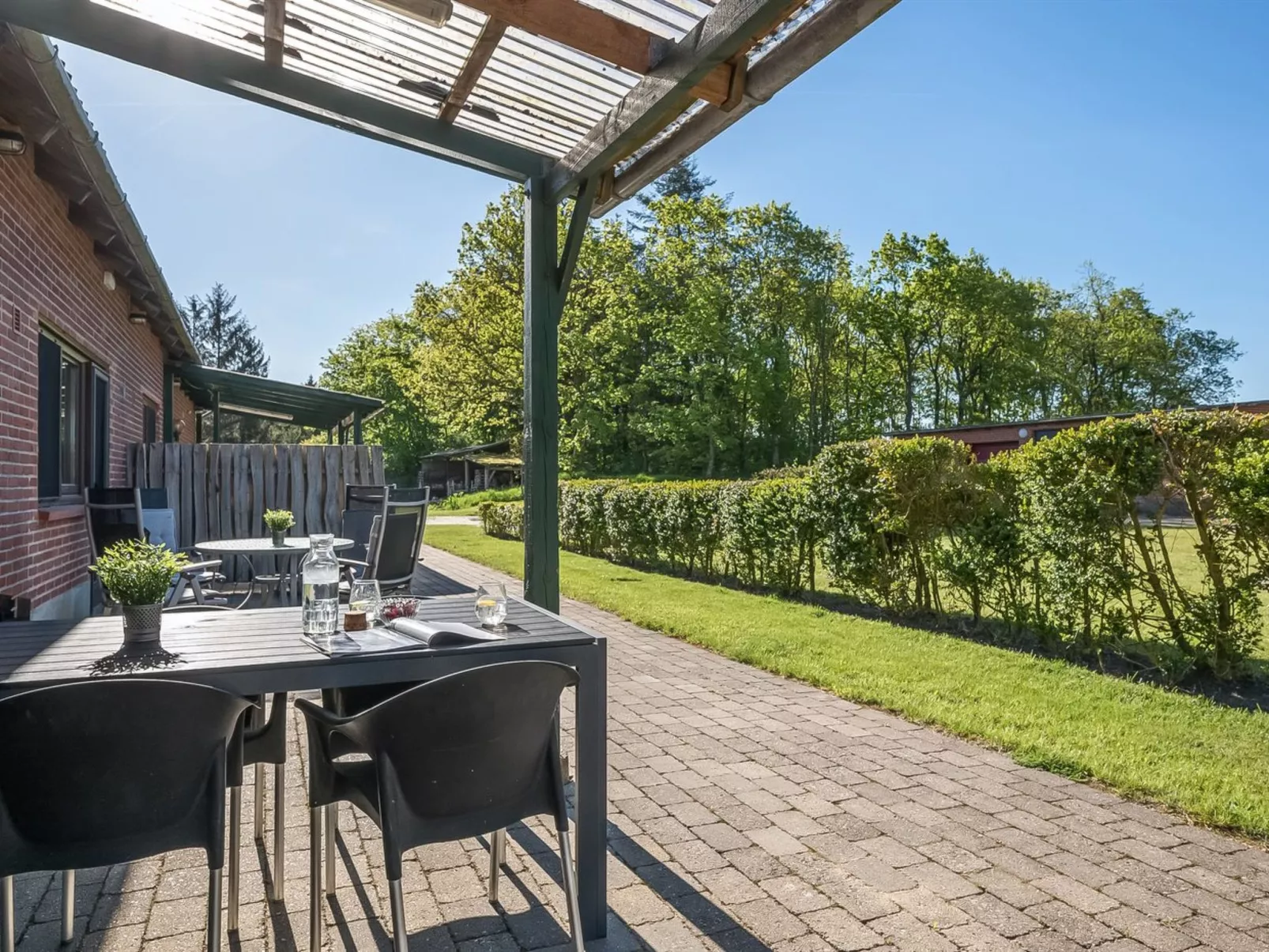 "Evina" - 17km to the fjord-Buiten