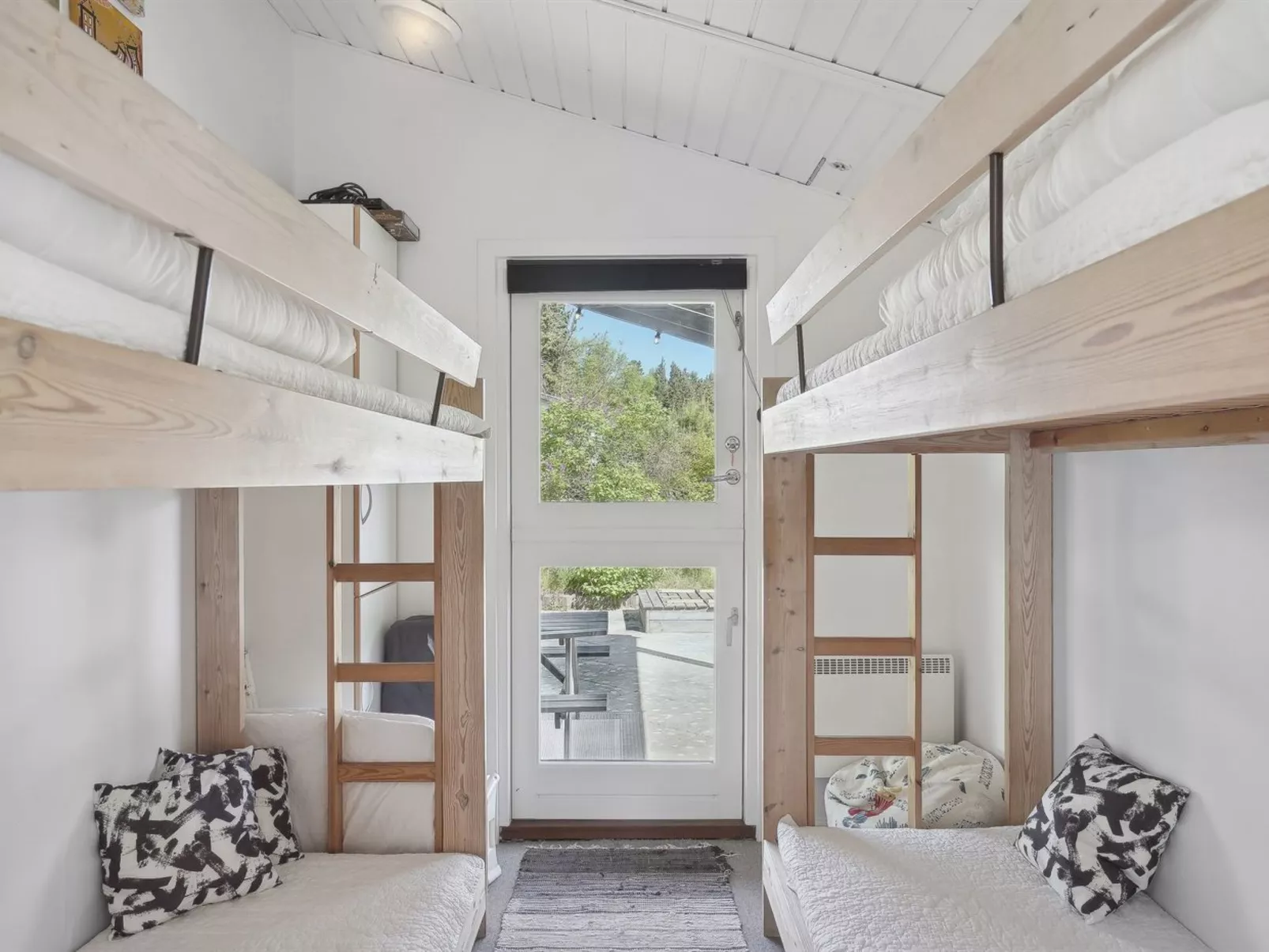 "Olof" - 100m from the sea-Binnen