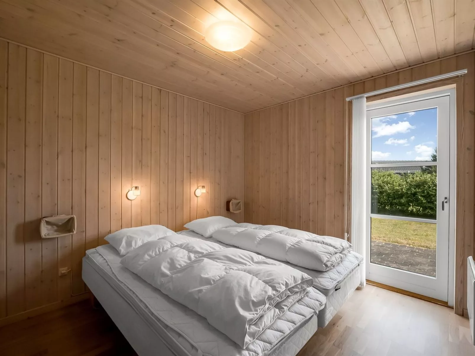 "Saara" - 700m to the fjord-Binnen