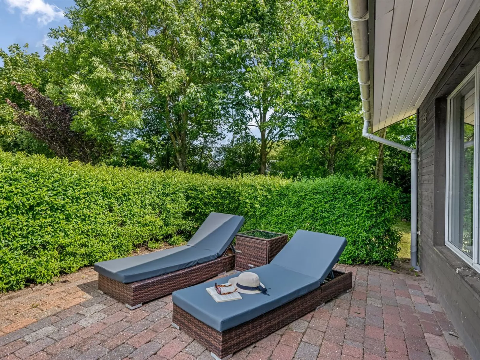 "Knag" - 800m to the fjord-Buiten