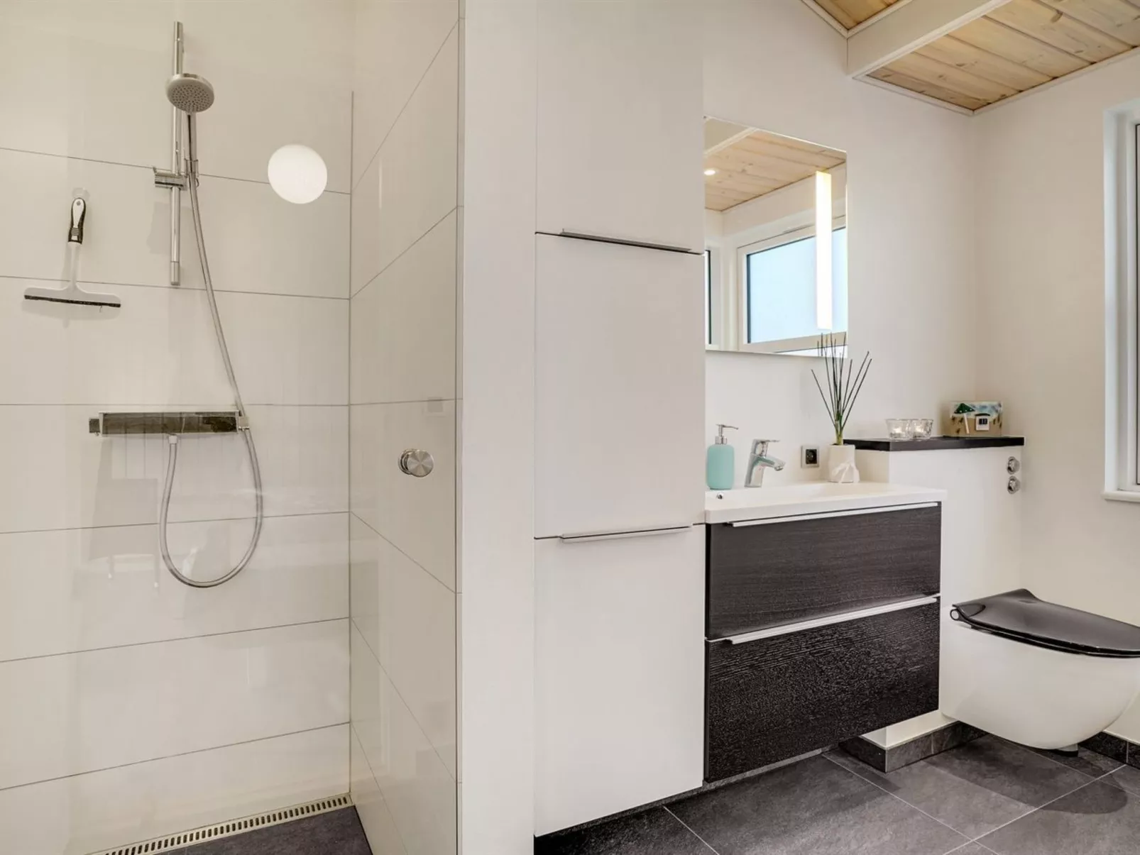 "Danila" - 600m from the sea-Binnen