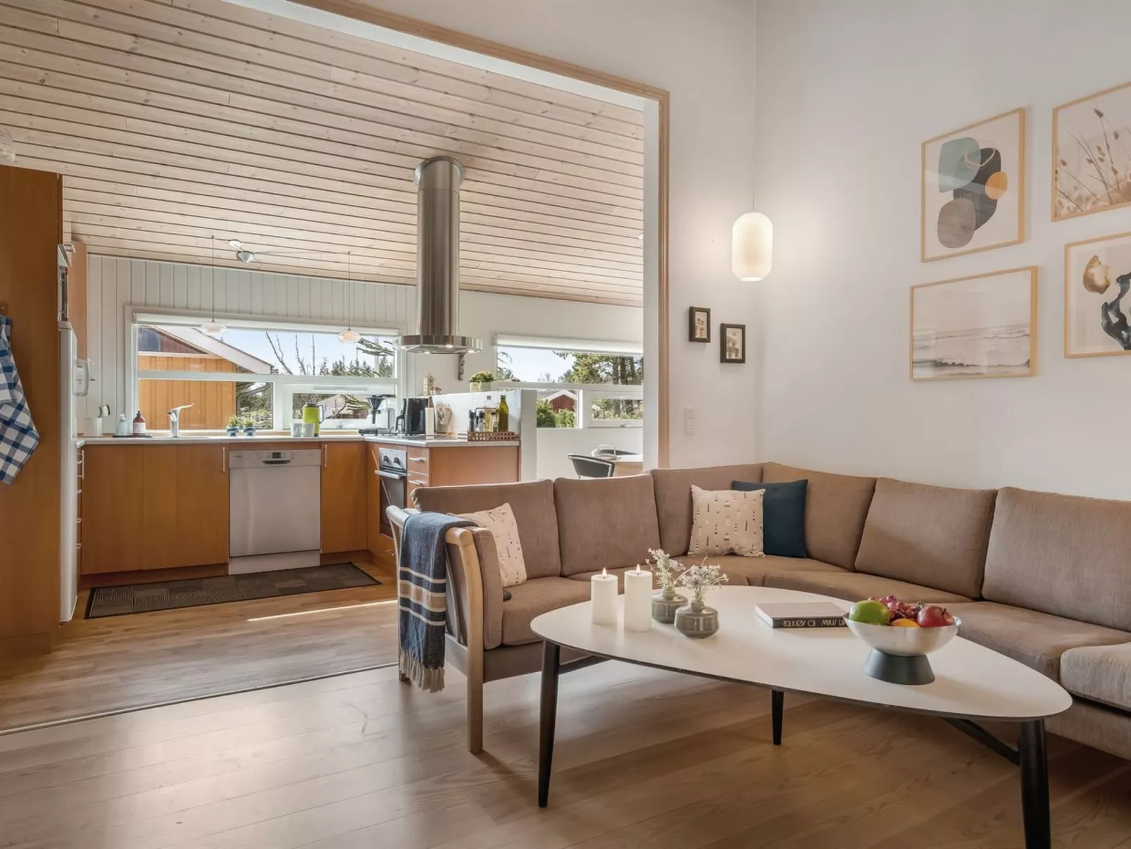 "Vetle" - 2.8km from the sea-Binnen