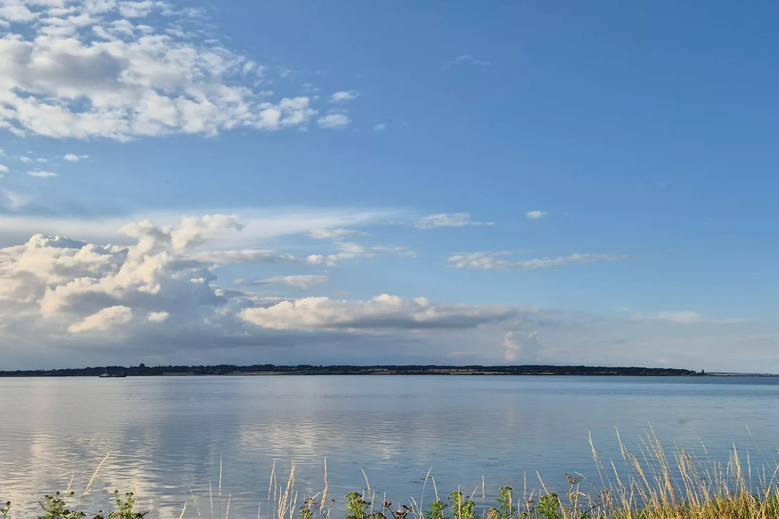 Vakantiehuis aan zee met hottub-Waterzicht