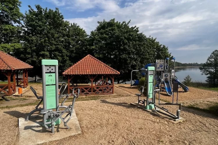 Murowany domek wakacyjny dla 5 osób w Rynie-Gebieden zomer 1km