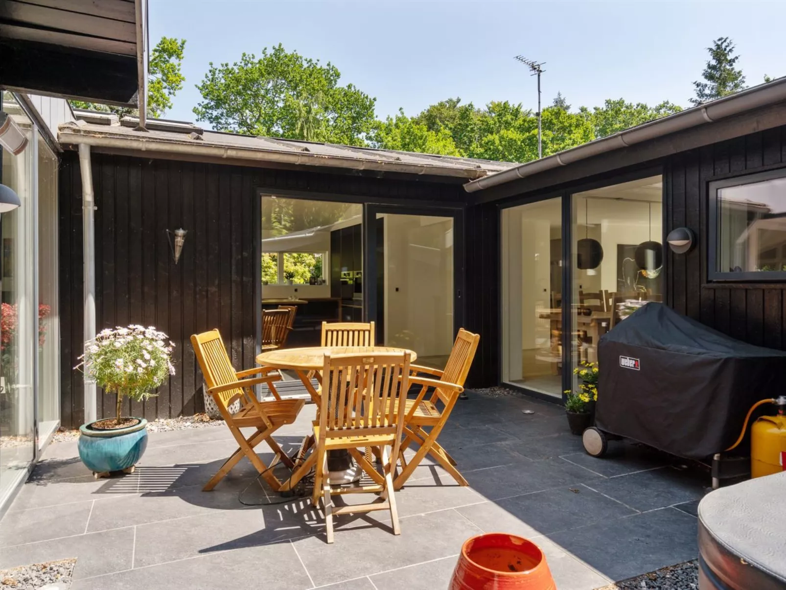 "Kennet" - 30m from the sea-Buiten