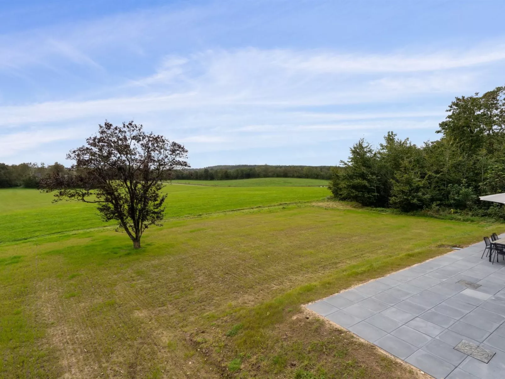 "Landuin" - 30km from the sea-Buiten