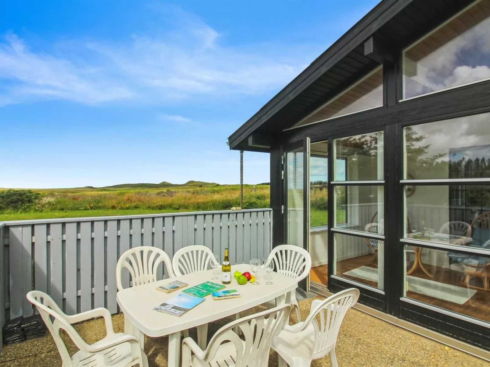 "Skyler" - 400m from the sea-Buiten