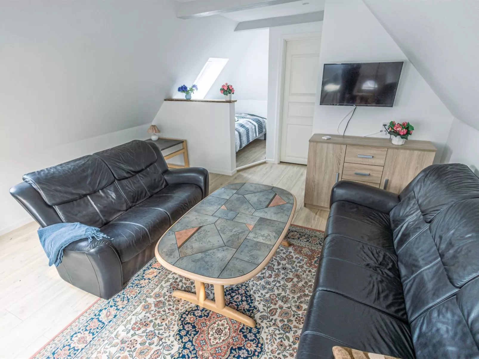 "Arnora" - 48km from the sea-Binnen