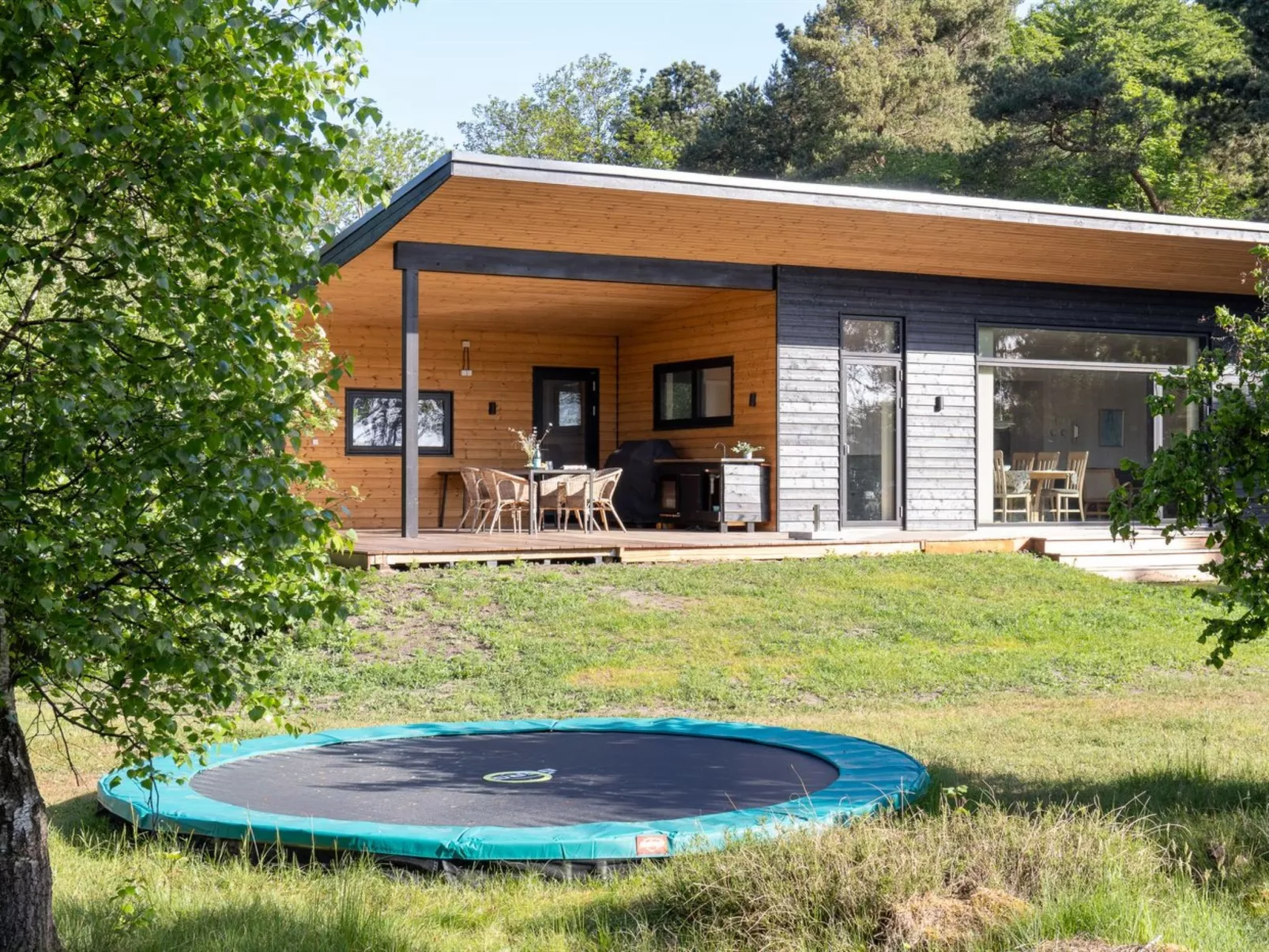 "Toska" - 100m to the fjord-Buiten