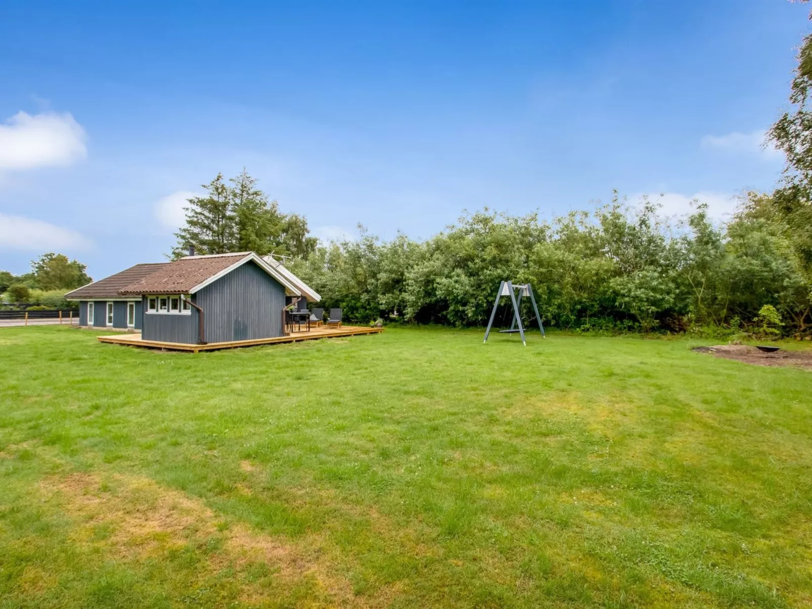 "Frender" - 800m to the fjord-Buiten