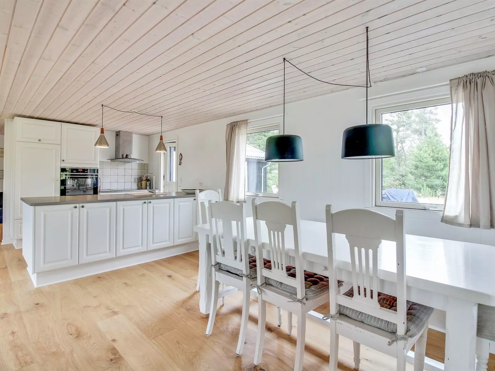 "Aleko" - 2.5km from the sea-Binnen