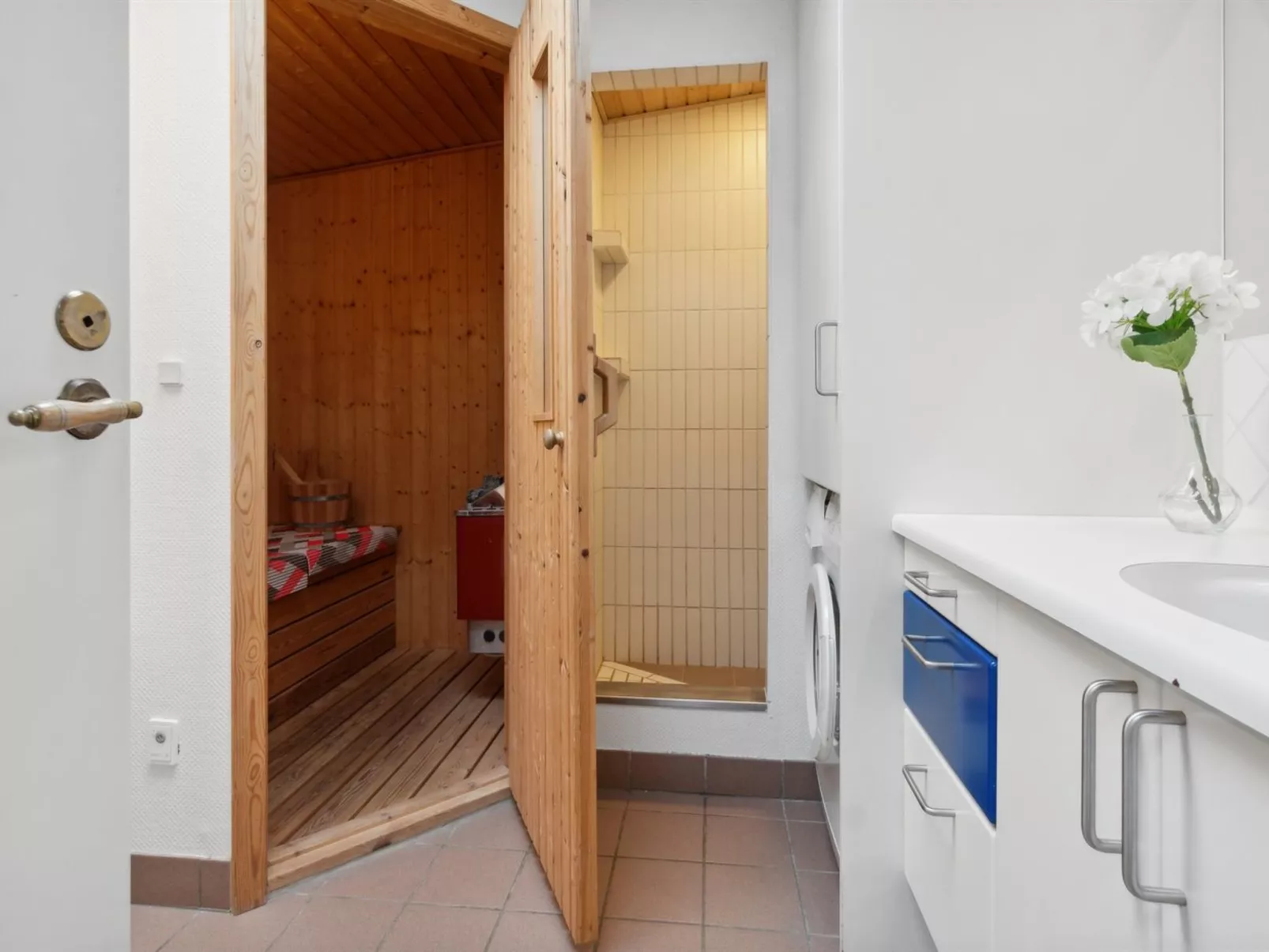 "Sanela" - 25m from the sea-Binnen