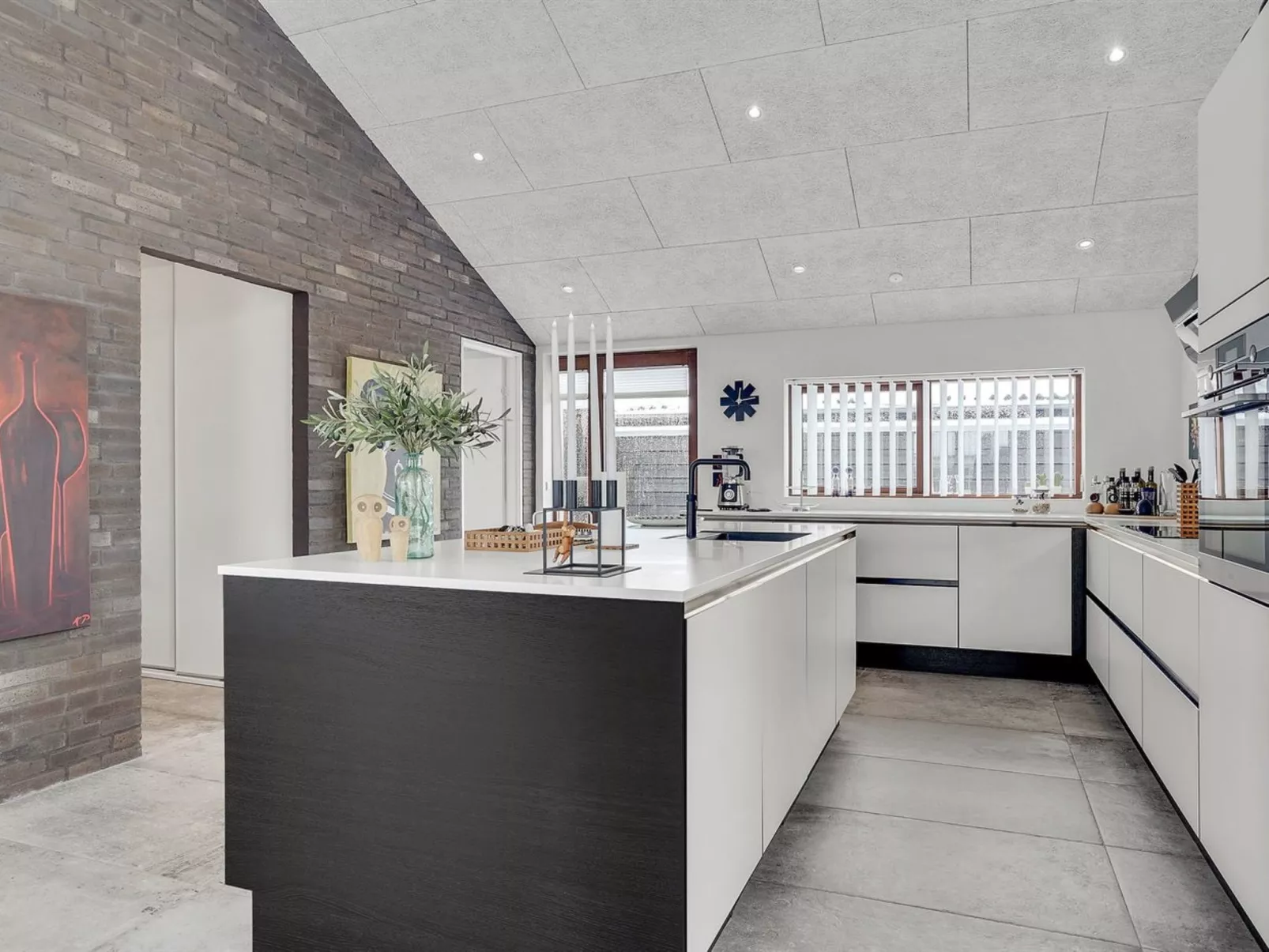 "Aaran" - 700m from the sea-Binnen