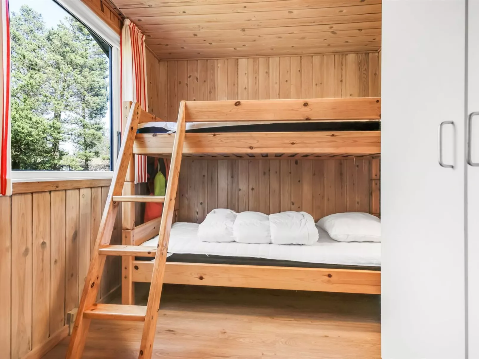 "Eriksine" - 1.9km from the sea-Binnen