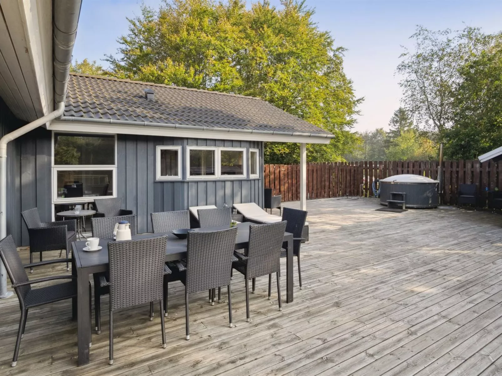 "Elif" - 30km from the sea-Buiten