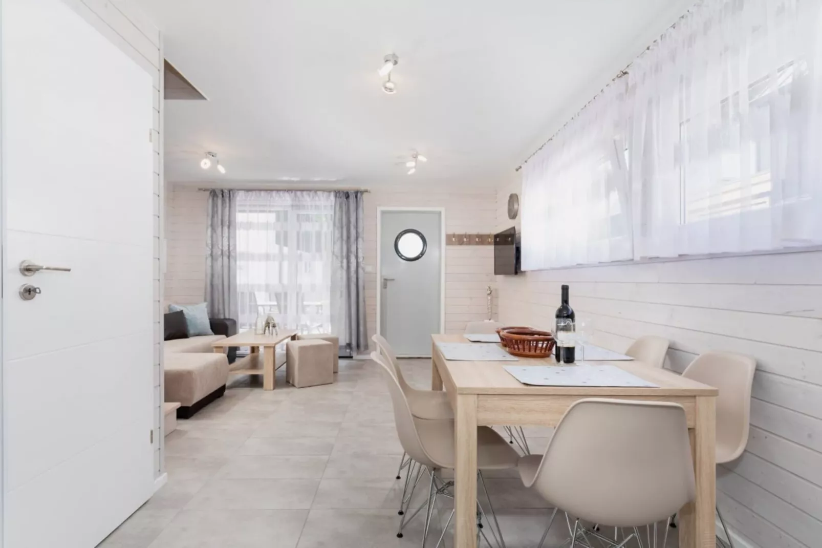 Domki letniskowe niedziela-niedziela Pobierowo-Eetkamer