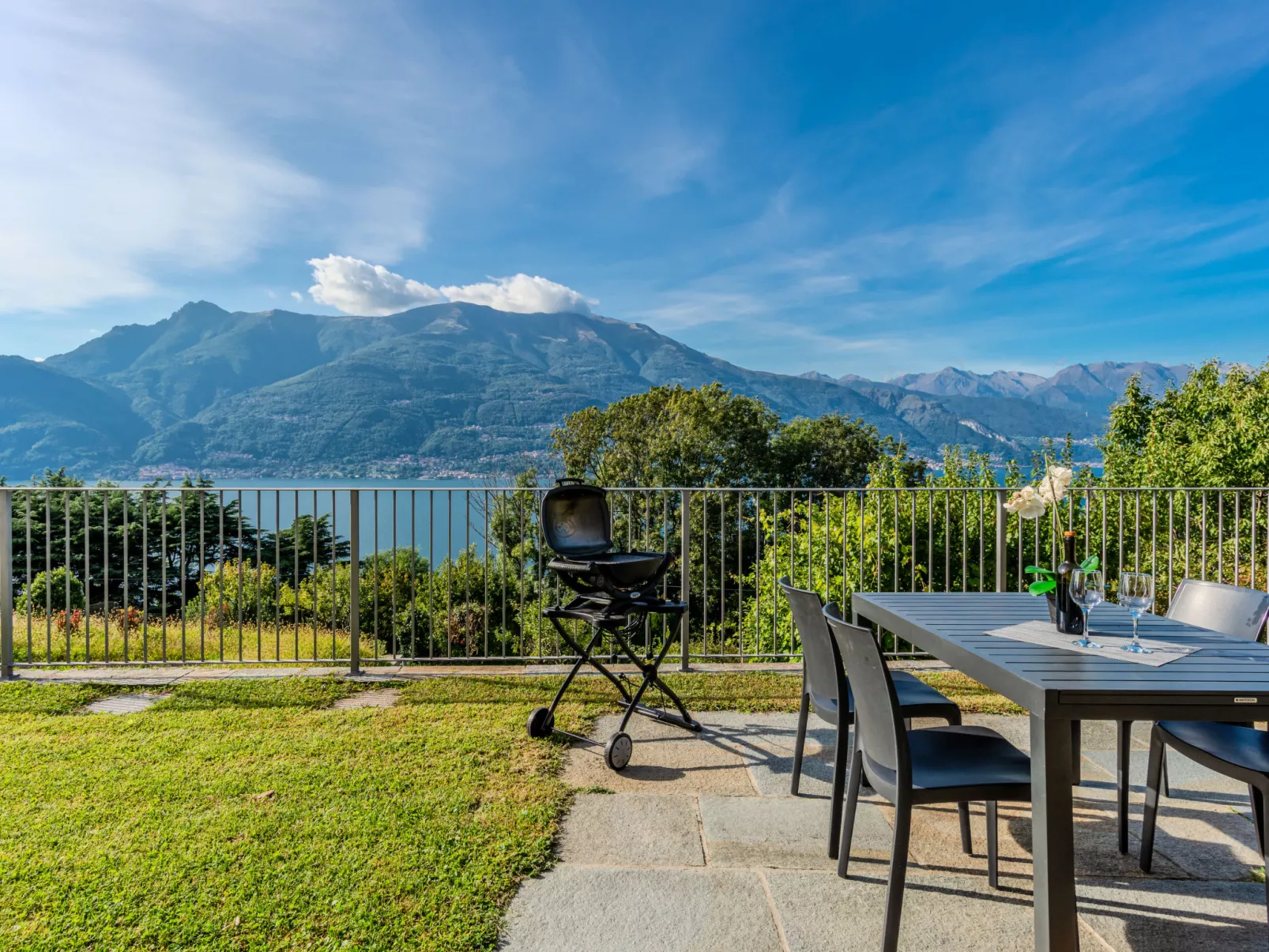 La Terrazza sul Lago-Buiten