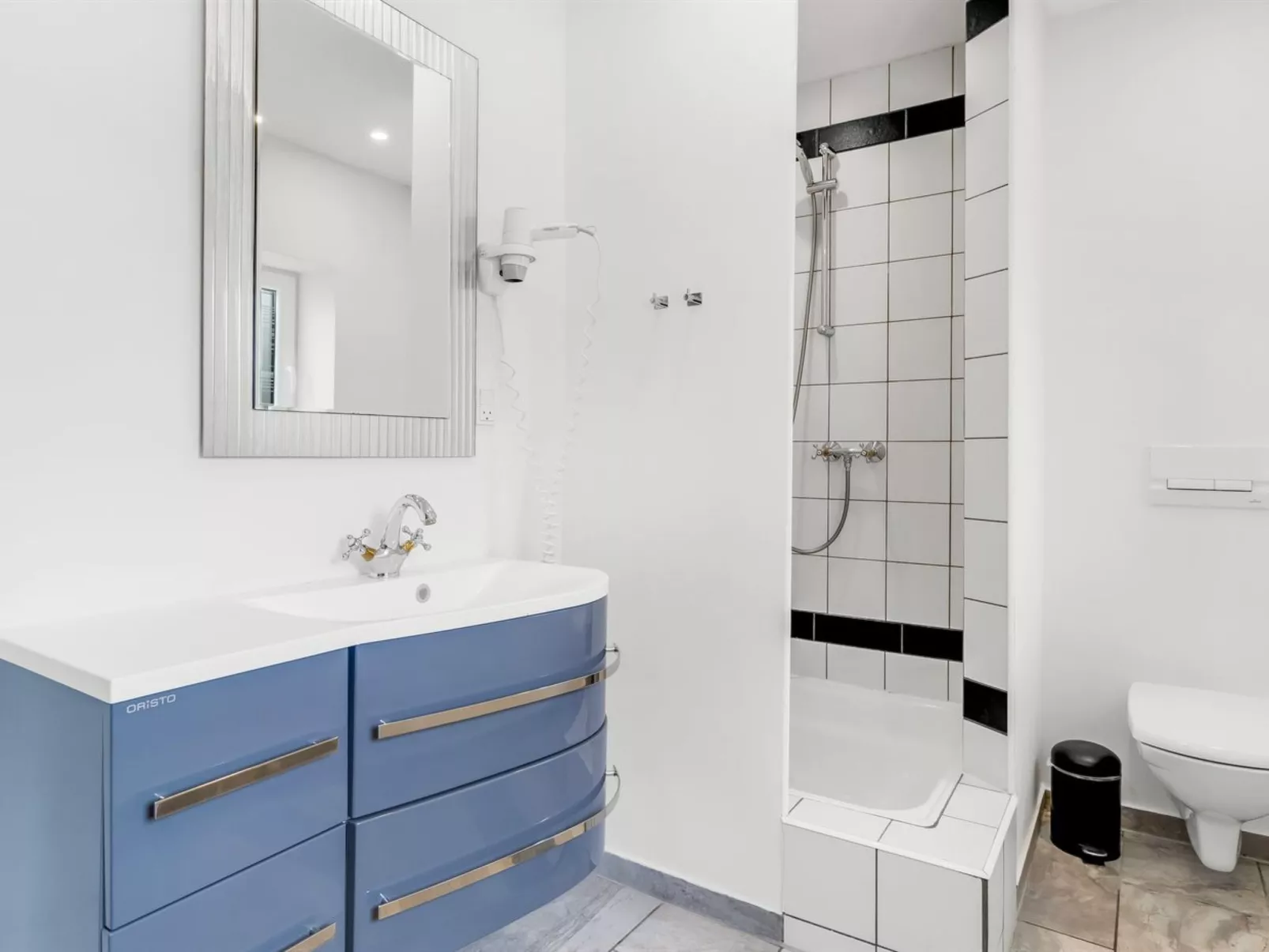 "Aliza" - 14km from the sea-Binnen