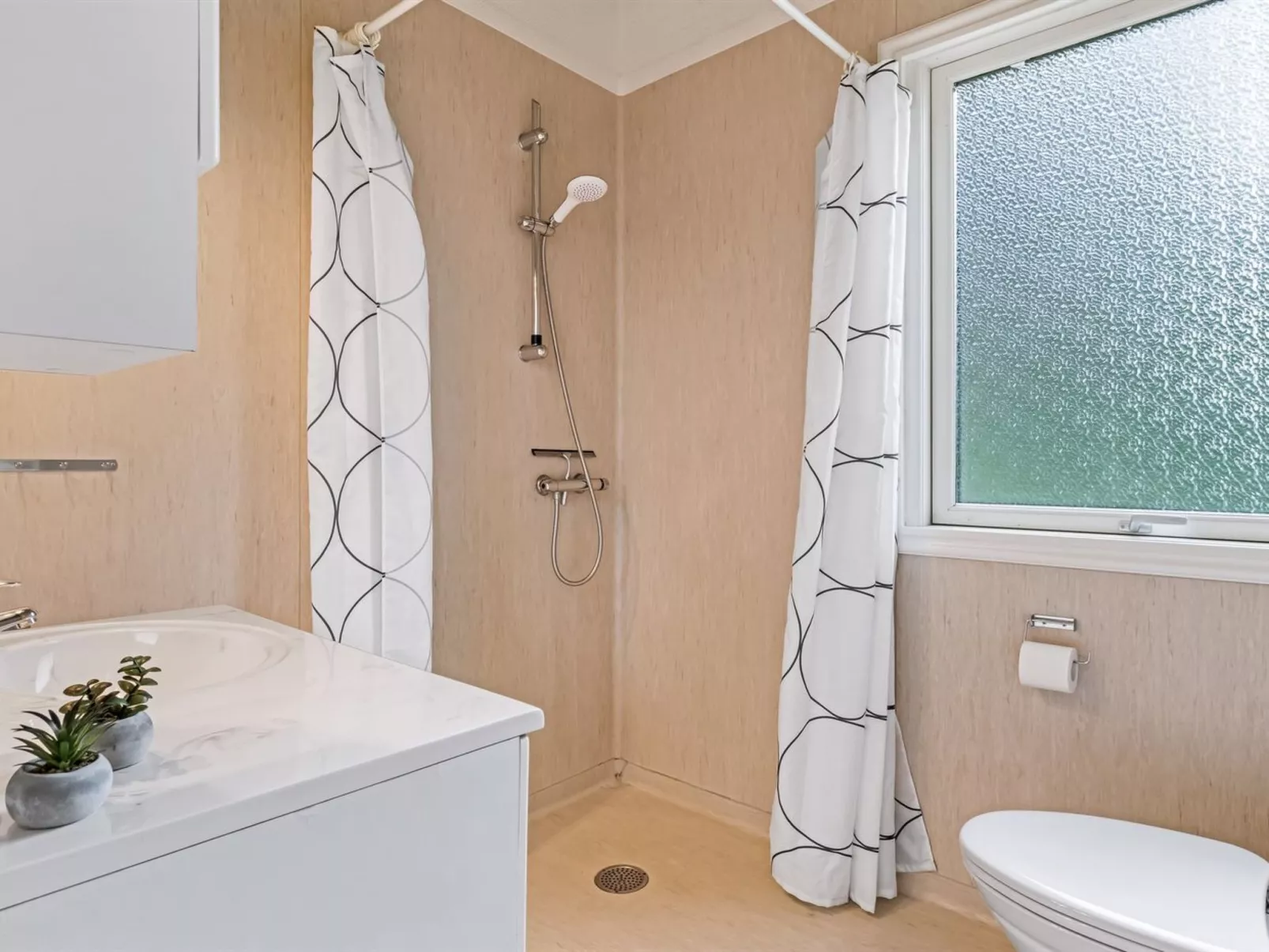 "Marlina" - 30km from the sea-Binnen