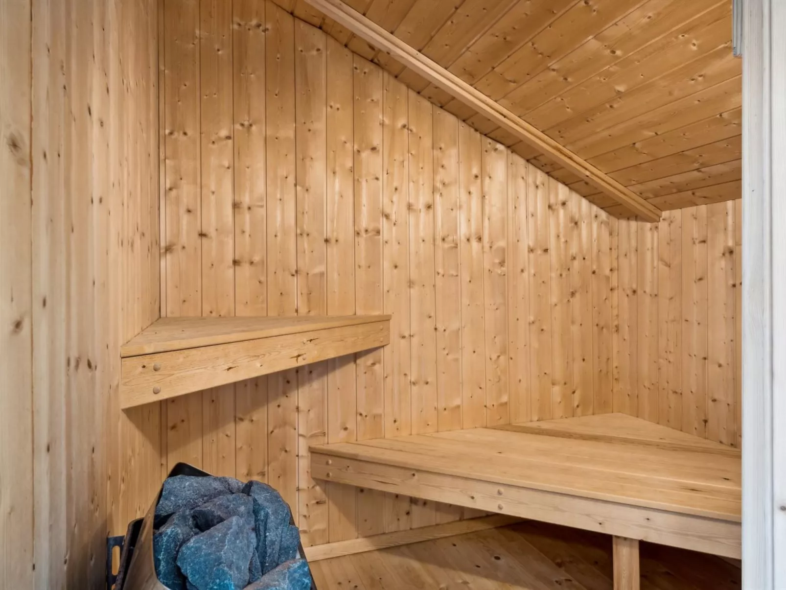 "Ejnarine" - 300m from the sea-Binnen