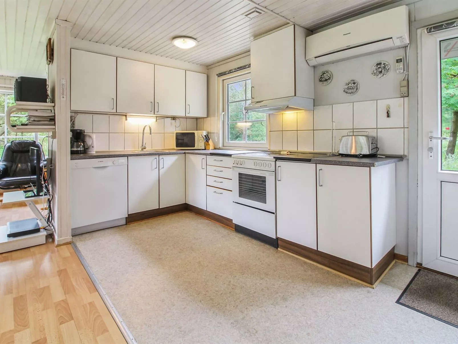 "Ylvi" - 2.8km from the sea-Binnen