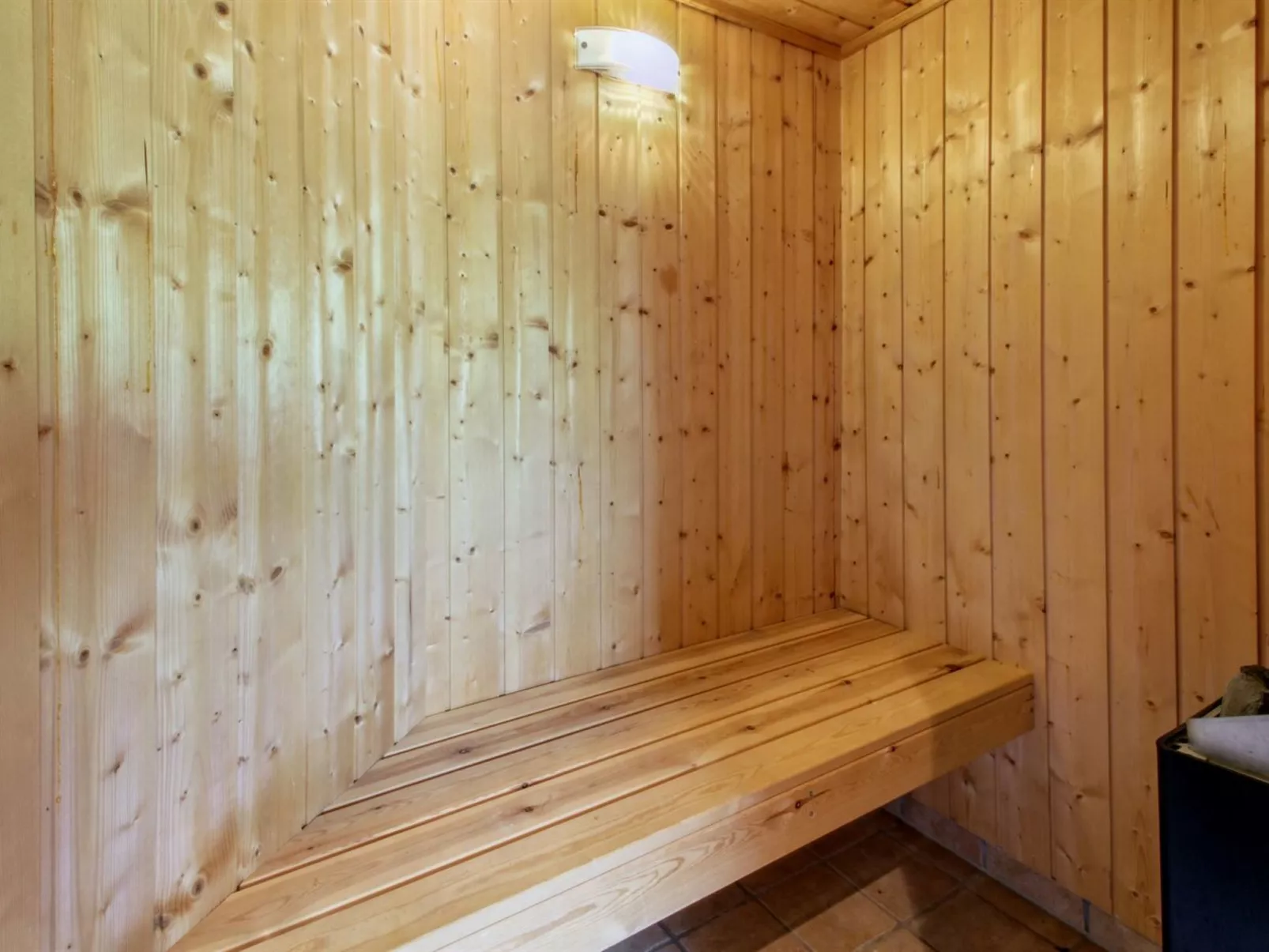 "Sanna" - 30km from the sea-Binnen