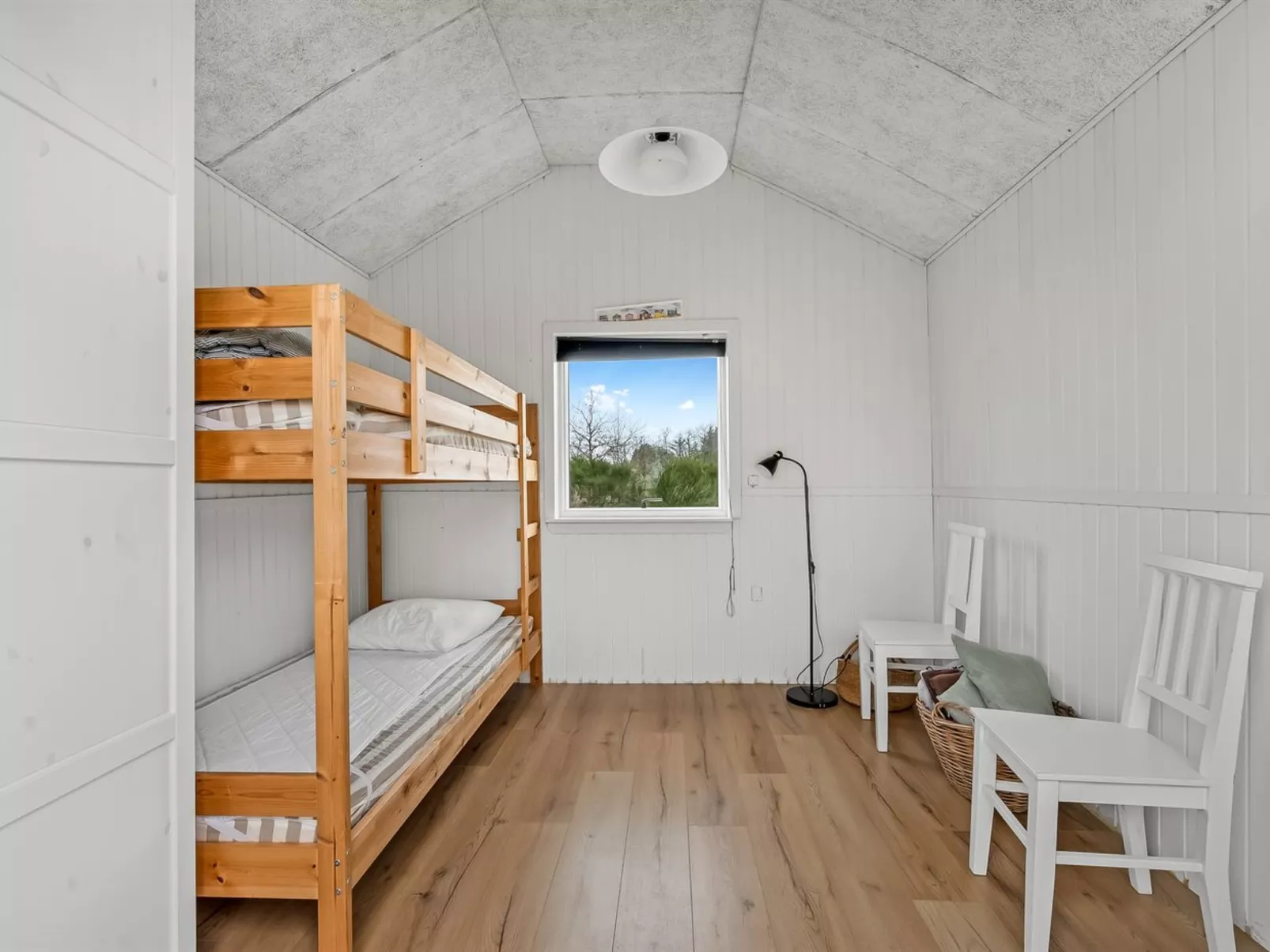 "Oddger" - 250m to the fjord-Binnen