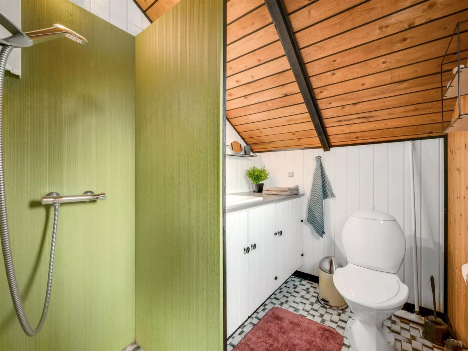 "Tjana" - 6km from the sea-Binnen