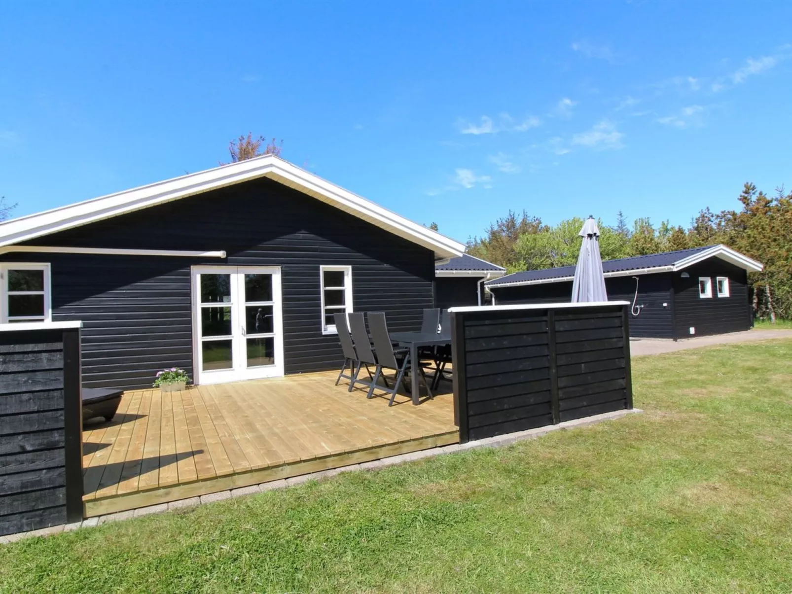 "Hillmari" - 200m from the sea-Buiten