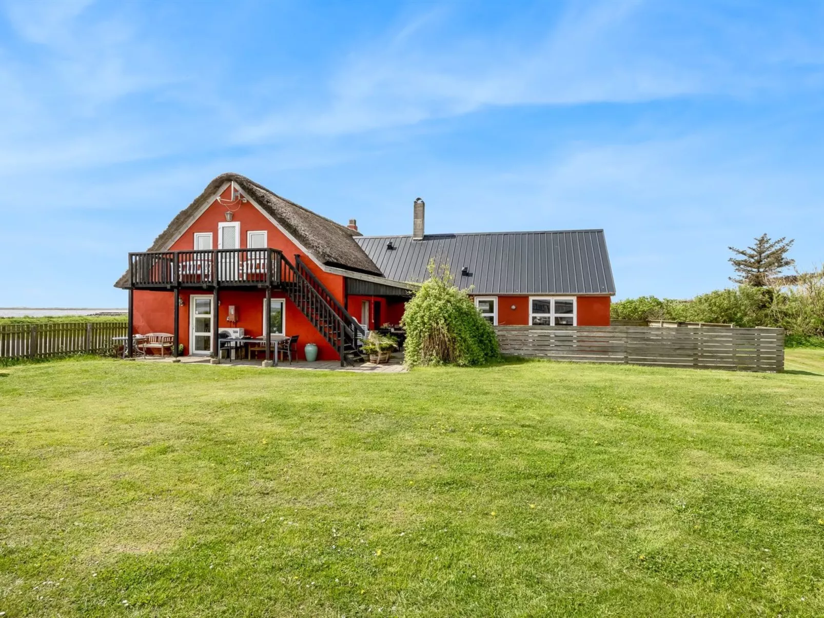 "Edvardsine" - 20m to the fjord-Buiten