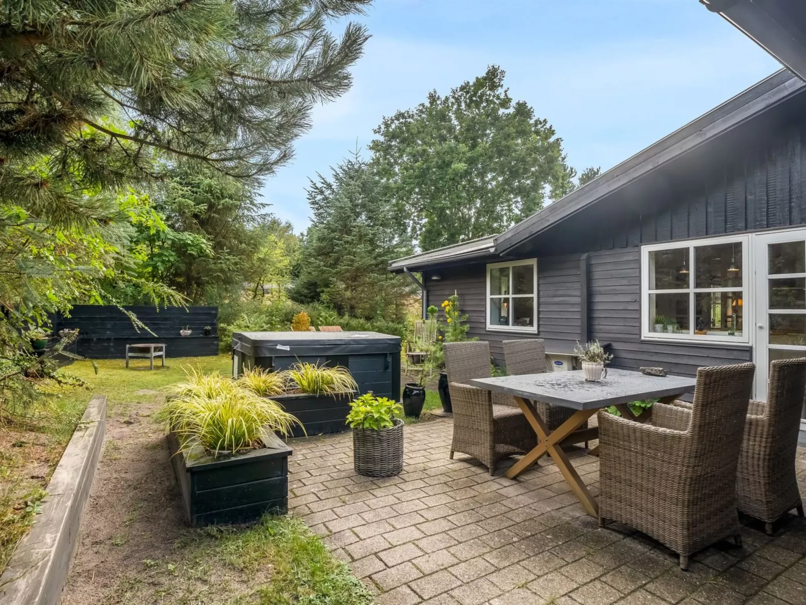 "Ellinore" -  from the sea-Buiten