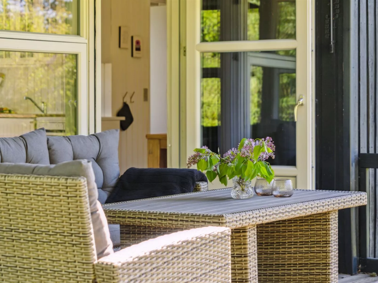 "Aldina" - 400m to the fjord-Buiten